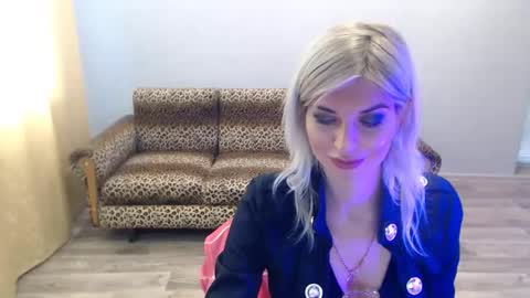 sexybeatriice online show from 10-31-25, 08:04