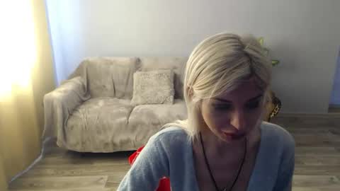 Snapshot of sexybeatriice chatting on 04-25-26, 06:27 sexybeatriice online show from 04-25-26, 06:27