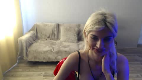 Snapshot of sexybeatriice chatting on 06-16-26, 06:27 sexybeatriice online show from 06-16-26, 06:27