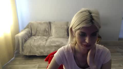 Snapshot of sexybeatriice chatting on 06-22-26, 06:21 sexybeatriice online show from 06-22-26, 06:21