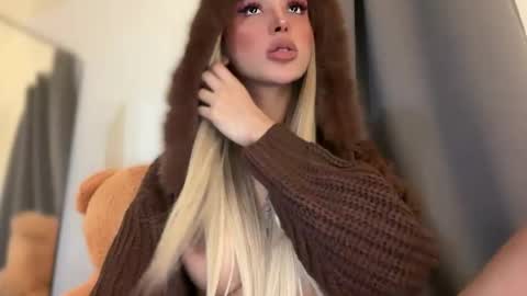 Snapshot of sexybite1 chatting on 04-11-26, 11:03 Seraphina Blaze online show from 04-11-26, 11:03