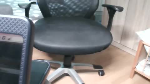 Snapshot of sexybub2 chatting on 12-18-24, 02:17 sexybub2 online show from 12-18-24, 02:17