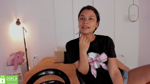 Snapshot of sexychanell_18 chatting on 01-09-25, 06:47 chanell and yina online show from 01-09-25, 06:47