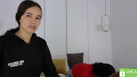 chanell and yina online show from 11-30-25, 01:15