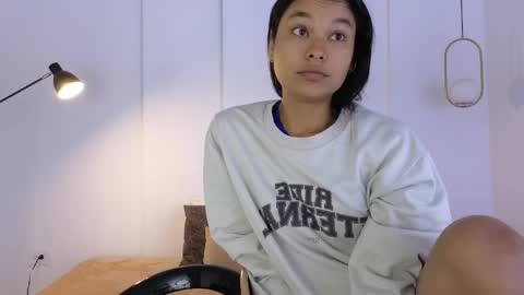 chanell and yina online show from 04-15-26, 01:18