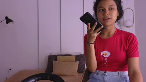 chanell and yina online show from 04-19-26, 01:21