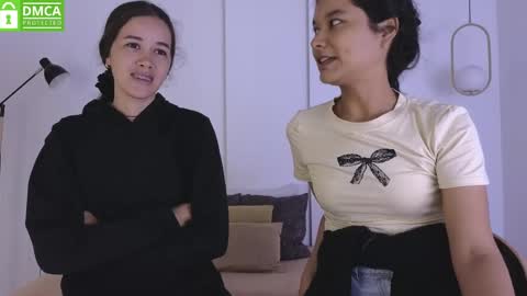 Snapshot of sexychanell_18 chatting on 05-26-26, 01:40 chanell and yina online show from 05-26-26, 01:40