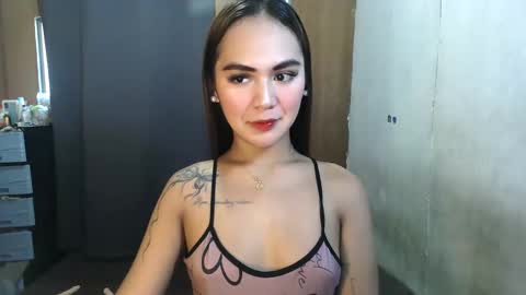 Snapshot of sexycheskax18 chatting on 05-19-26, 06:42 pretty Cheska online show from 05-19-26, 06:42