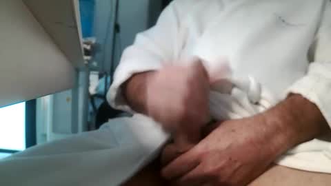 Snapshot of sexycouplextreme chatting on 11-19-25, 01:11 Sexycouplextreme online show from 11-19-25, 01:11