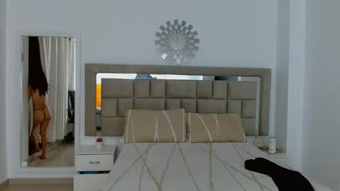 Snapshot of sexydakotha chatting on 01-21-25, 12:25 DAKOTA online show from 01-21-25, 12:25