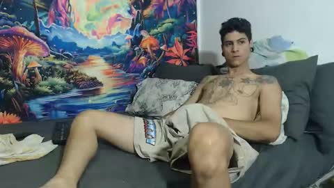 Snapshot of sexydarkhunter2 chatting on 04-06-26, 11:16 Mike online show from 04-06-26, 11:16