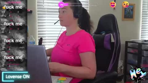 Snapshot of sexydistraction1 chatting on 03-11-25, 02:51  SexyDistraction  online show from 03-11-25, 02:51