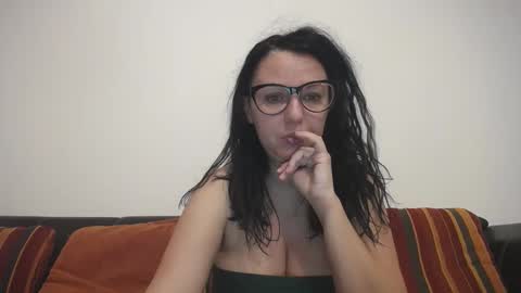 Snapshot of sexyerikka chatting on 12-13-24, 03:16 Eva online show from 12-13-24, 03:16