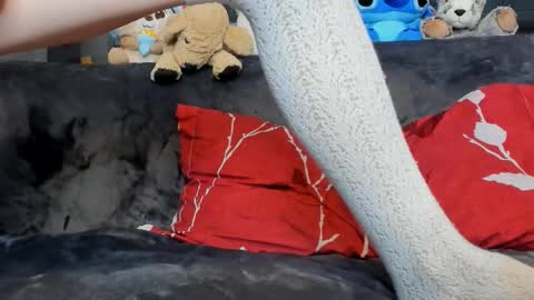 Ari online show from 12-18-25, 05:02