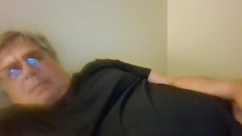 Snapshot of sexyiove chatting on 06-04-26, 01:22 chris online show from 06-04-26, 01:22