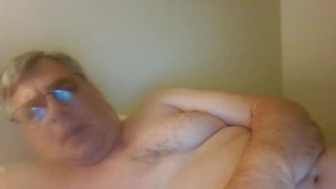 Snapshot of sexyiove chatting on 06-12-26, 03:05 chris online show from 06-12-26, 03:05