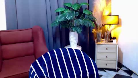 Snapshot of sexyjeanniecuntcums chatting on 05-01-26, 06:45 JENNY online show from 05-01-26, 06:45