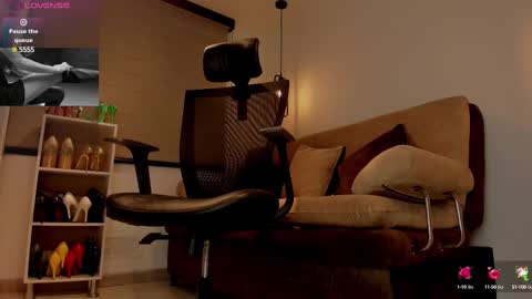 katalina larson online show from 02-11-25, 02:25