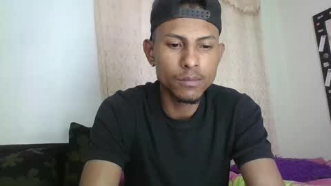 Snapshot of sexyleon69 chatting on 11-04-25, 04:11 Sexy leon online show from 11-04-25, 04:11