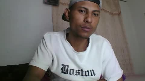 Snapshot of sexyleon69 chatting on 02-07-26, 06:00 Sexy leon online show from 02-07-26, 06:00