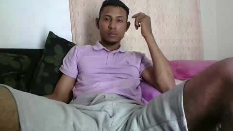 Snapshot of sexyleon69 chatting on 03-13-26, 06:20 Sexy leon online show from 03-13-26, 06:20