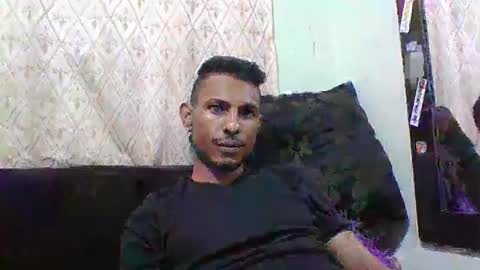 Snapshot of sexyleon69 chatting on 05-19-26, 10:32 Sexy leon online show from 05-19-26, 10:32