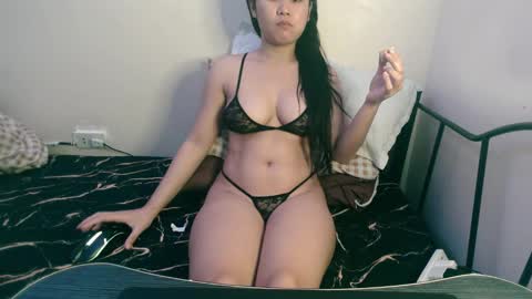 Snapshot of sexylove212002 chatting on 12-02-24, 10:34 Lily online show from 12-02-24, 10:34