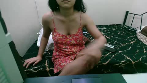 Snapshot of sexylove212002 chatting on 12-08-24, 02:49 Lily online show from 12-08-24, 02:49