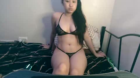 Snapshot of sexylove212002 chatting on 01-01-25, 10:56 Lily online show from 01-01-25, 10:56