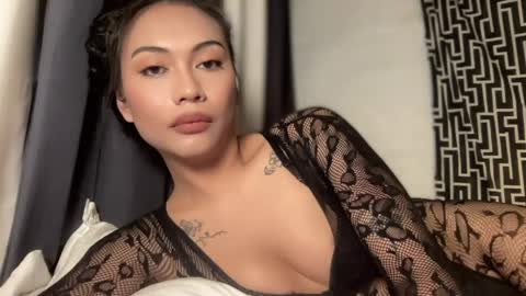 maxine online show from 05-17-26, 07:21