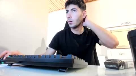 Snapshot of sexymann17 chatting on 06-08-26, 03:23 sexymann17 online show from 06-08-26, 03:23