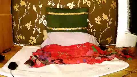 Squirty Maya Gold online show from 09-18-25, 07:27