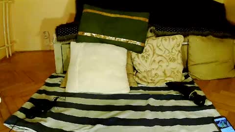 Snapshot of sexymayagold chatting on 06-05-26, 06:57 Squirty Maya Gold online show from 06-05-26, 06:57