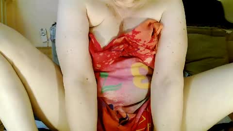 Snapshot of sexymayagold chatting on 06-06-26, 12:21 Squirty Maya Gold online show from 06-06-26, 12:21