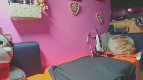 sexymelli18 online show from 12-02-25, 06:25
