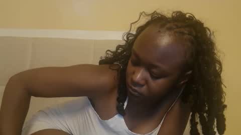 Snapshot of sexymia56 chatting on 09-16-25, 06:36 Miss mia online show from 09-16-25, 06:36