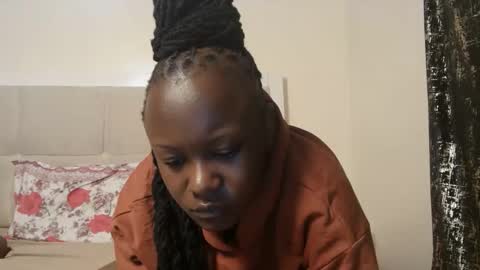 Snapshot of sexymia56 chatting on 10-06-25, 09:34 Miss mia online show from 10-06-25, 09:34