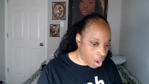 Snapshot of sexymona1218 chatting on 09-23-25, 04:10 SexyMona online show from 09-23-25, 04:10