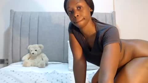 Snapshot of sexymonalisa1 chatting on 06-21-26, 06:16 sexymonalisa1 online show from 06-21-26, 06:16
