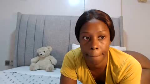 Snapshot of sexymonalisa1 chatting on 06-26-26, 06:07 sexymonalisa1 online show from 06-26-26, 06:07