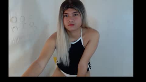 Snapshot of sexynatalia_ chatting on 09-18-25, 01:51 Natalia3 online show from 09-18-25, 01:51