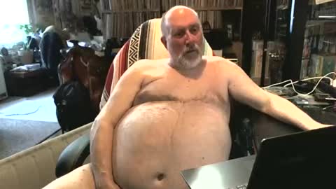 Snapshot of sexyolbear chatting on 02-07-25, 02:58 Grizz Lee Bear online show from 02-07-25, 02:58