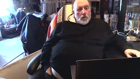 Snapshot of sexyolbear chatting on 02-11-25, 10:26 Grizz Lee Bear online show from 02-11-25, 10:26