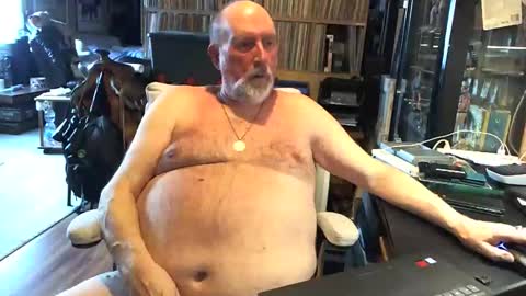 Grizz Lee Bear online show from 04-02-26, 05:38