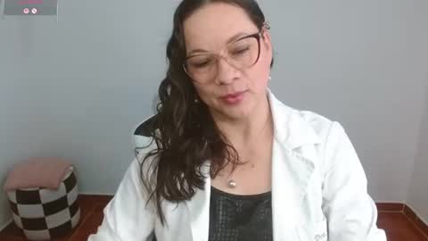 Snapshot of sexypsychologist chatting on 06-25-26, 07:51 Sexy Psychologist online show from 06-25-26, 07:51