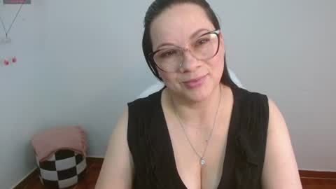 Snapshot of sexypsychologist chatting on 07-06-26, 09:17 Sexy Psychologist online show from 07-06-26, 09:17
