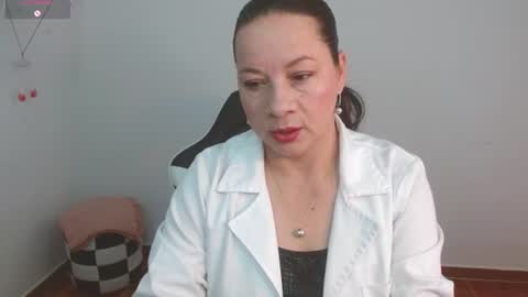 Snapshot of sexypsychologist chatting on 07-09-26, 08:35 Sexy Psychologist online show from 07-09-26, 08:35