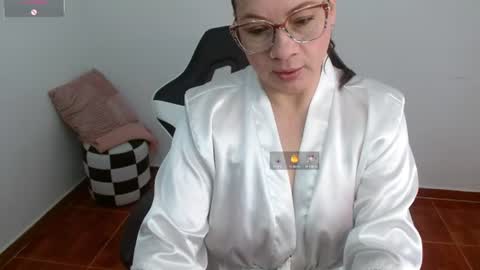 Snapshot of sexypsychologist chatting on 07-19-26, 05:16 Sexy Psychologist online show from 07-19-26, 05:16