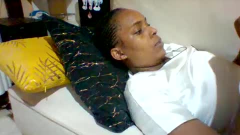 DOVY ACHIENG online show from 09-20-25, 01:12