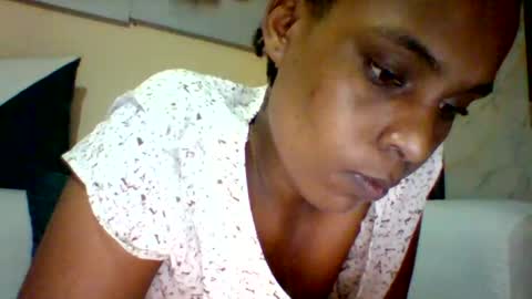DOVY ACHIENG online show from 10-20-25, 07:25